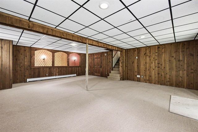 5269 Kenowa Avenue, Grandville, MI 49418