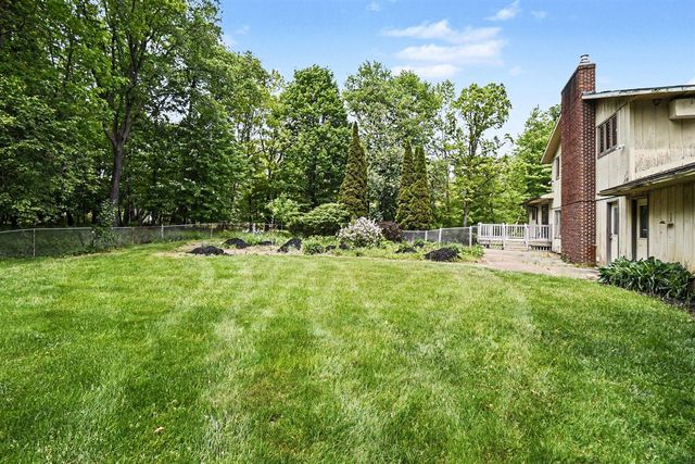 5269 Kenowa Avenue, Grandville, MI 49418