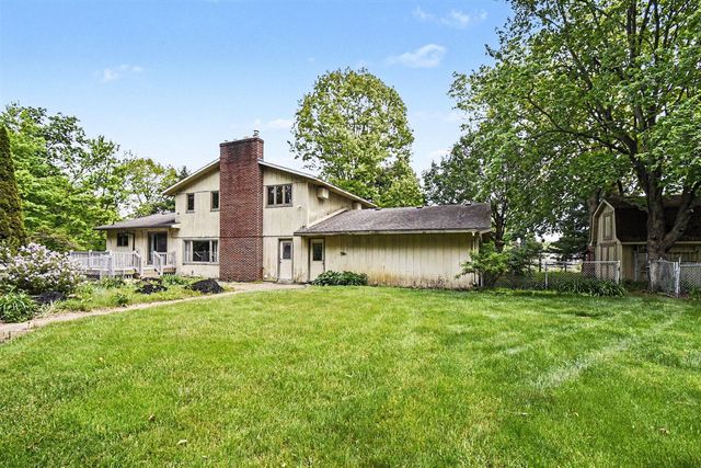 5269 Kenowa Avenue, Grandville, MI 49418