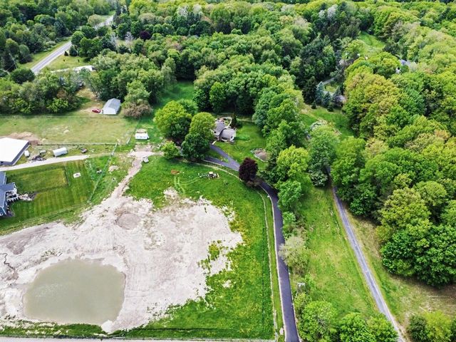 5269 Kenowa Avenue, Grandville, MI 49418