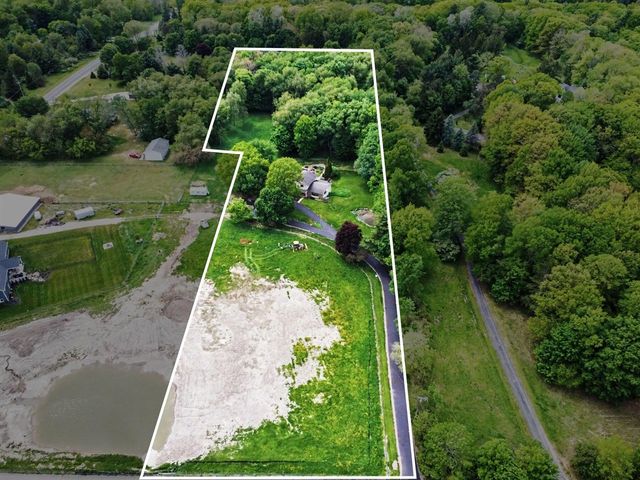 5269 Kenowa Avenue, Grandville, MI 49418