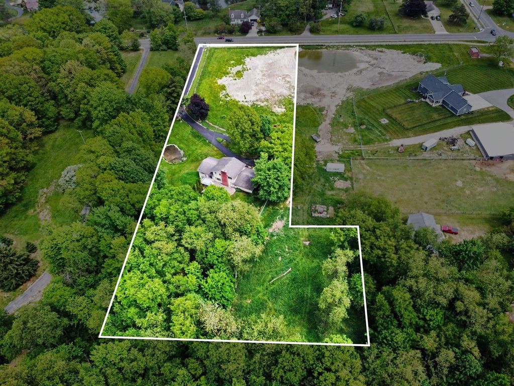 5269 Kenowa Avenue, Grandville, MI 49418
