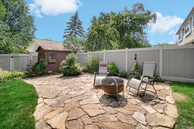 1167 Longtree Lane, Wheeling, IL 60090