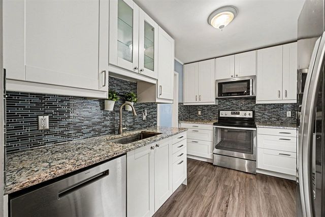 34895 Bridgeman Street, Farmington Hills, MI 48335