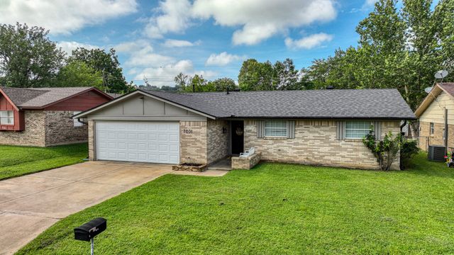 3201 NE 10th Street, Mineral Wells, TX 76067