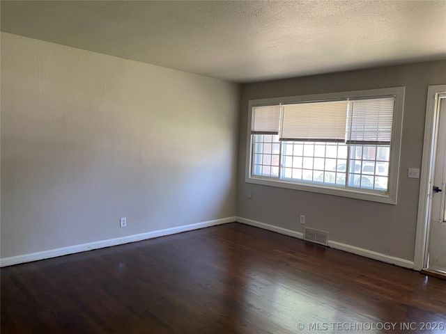 1208 N 76th East Avenue, Tulsa, OK 74115