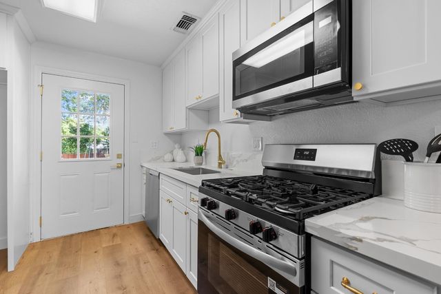 8228 Mariposa Ave, Citrus Heights, CA 95610
