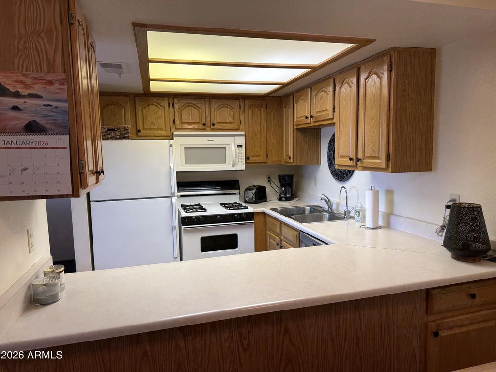 318 E LANCASTER Court, Florence, AZ 85132 — photo 2