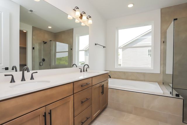 2313 WILLIAMSPORT LANDING, Columbia, TN 38401
