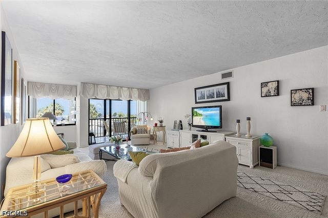 4821 S Landings DR 205, Fort Myers, FL 33919