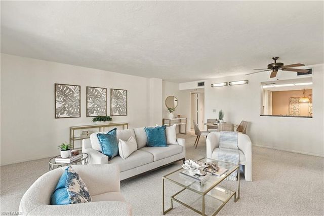 11030 Gulf Shore DR 104, Naples, FL 34108