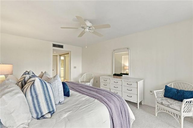 11030 Gulf Shore DR 104, Naples, FL 34108