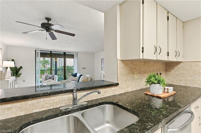 11030 Gulf Shore DR 104, Naples, FL 34108