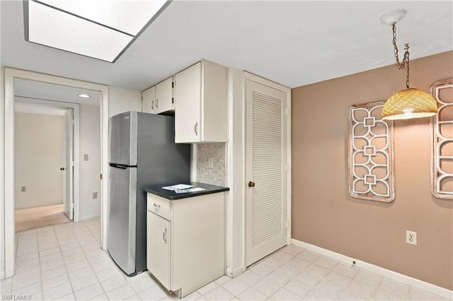 11030 Gulf Shore DR 104, Naples, FL 34108