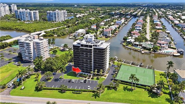 11030 Gulf Shore DR 104, Naples, FL 34108