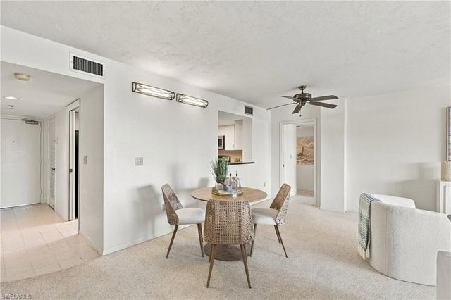 11030 Gulf Shore DR 104, Naples, FL 34108