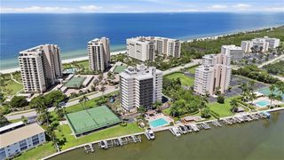 11030 Gulf Shore DR 104, Naples, FL 34108