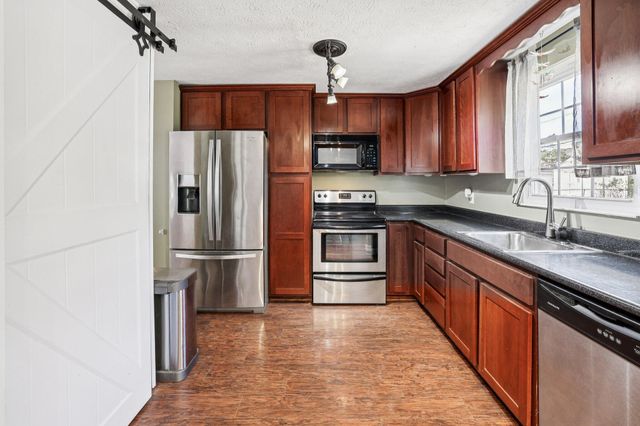 3076 Featherstone Drive, Burlington, KY 41005