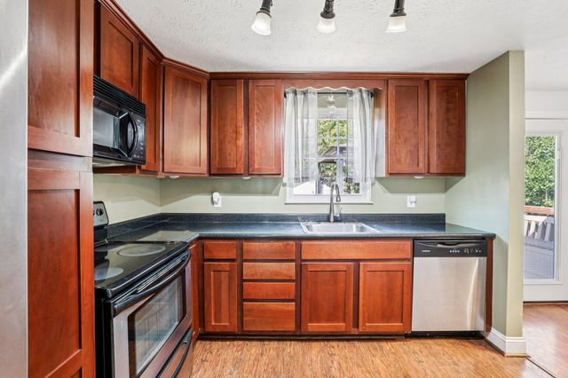 3076 Featherstone Drive, Burlington, KY 41005