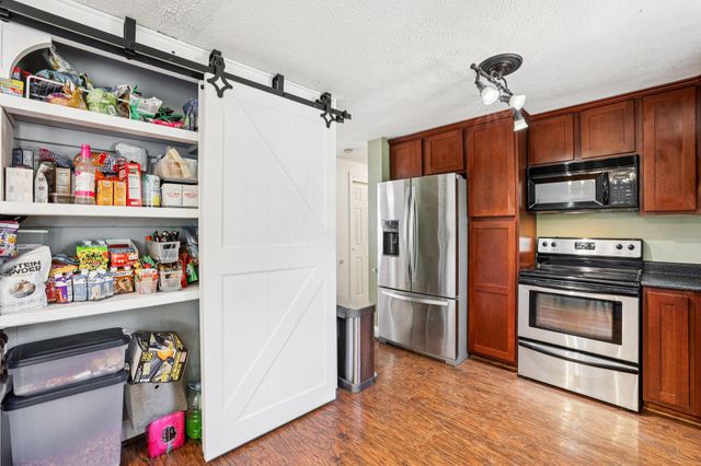 3076 Featherstone Drive, Burlington, KY 41005