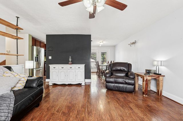 3076 Featherstone Drive, Burlington, KY 41005