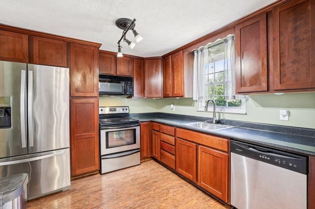 3076 Featherstone Drive, Burlington, KY 41005