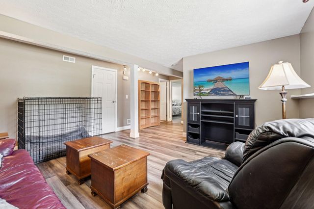 3076 Featherstone Drive, Burlington, KY 41005