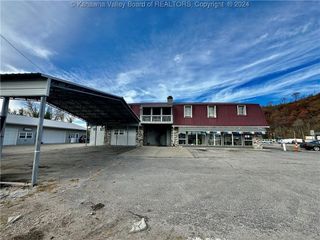410 1ST Avenue, Nitro, WV 25143