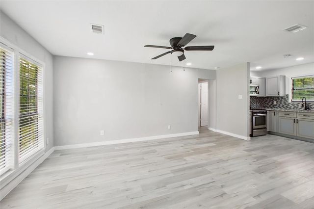 3221 Texas Avenue, Texas City, TX 77590