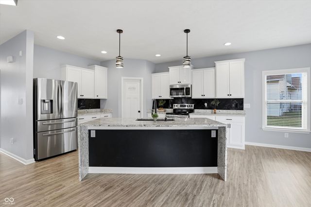 701 N Abigail Lane, Ellettsville, IN 47429