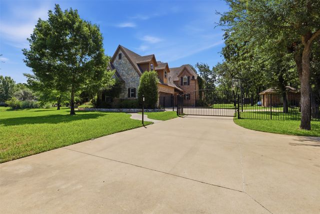 8220 Plum Creek Trail, Burleson, TX 76028