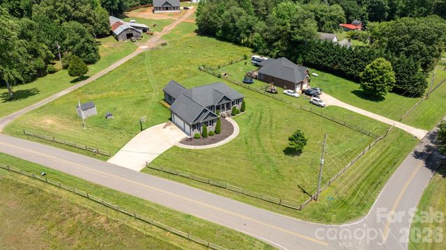 1100 Rainbow Drive, Mount Holly, NC 28120