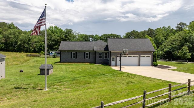 1100 Rainbow Drive, Mount Holly, NC 28120