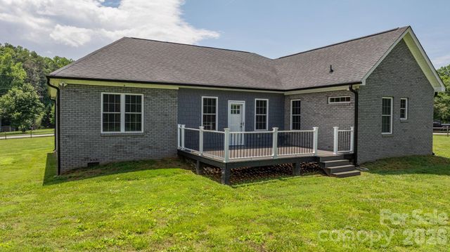 1100 Rainbow Drive, Mount Holly, NC 28120