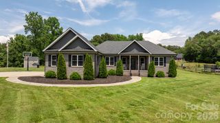 1100 Rainbow Drive, Mount Holly, NC 28120