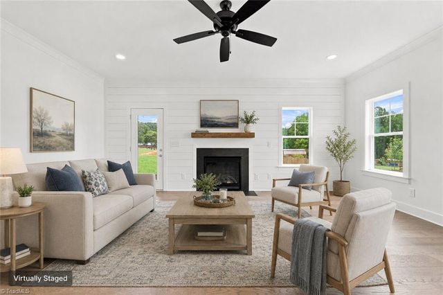 377 Lenalan Drive, Lexington, NC 27295