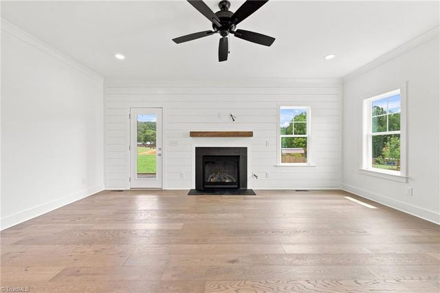 377 Lenalan Drive, Lexington, NC 27295