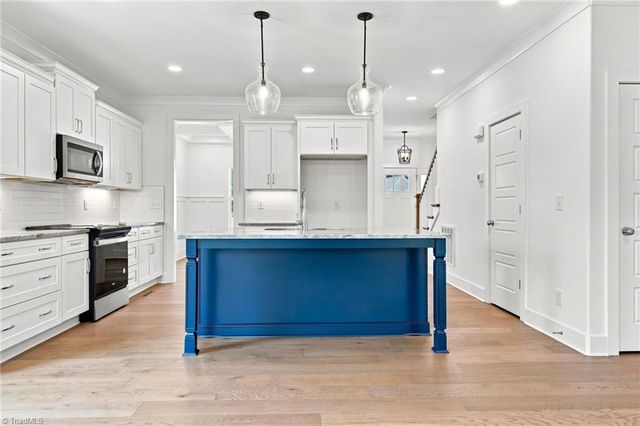 377 Lenalan Drive, Lexington, NC 27295