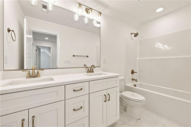 377 Lenalan Drive, Lexington, NC 27295