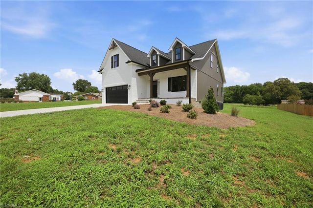 377 Lenalan Drive, Lexington, NC 27295