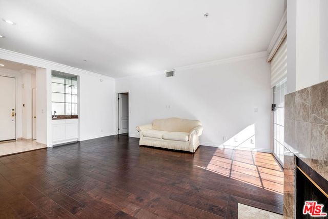 10630 Eastborne Avenue 203, Los Angeles, CA 90024