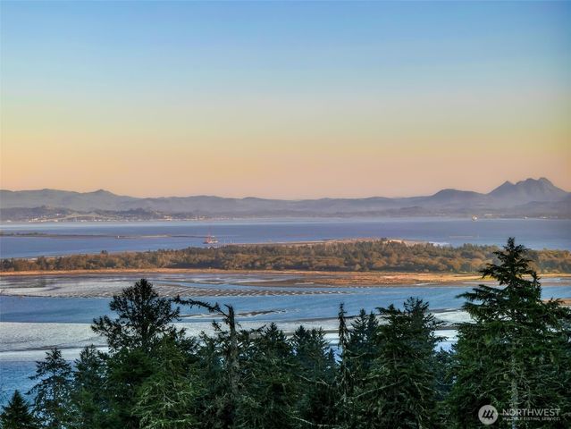 3224 Overlook Loop, Ilwaco, WA 98624