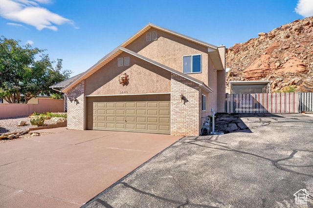 1045 HEMLOCK CIR, St. George, UT 84790