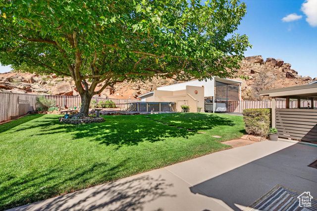 1045 HEMLOCK CIR, St. George, UT 84790