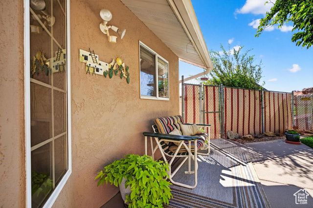 1045 HEMLOCK CIR, St. George, UT 84790