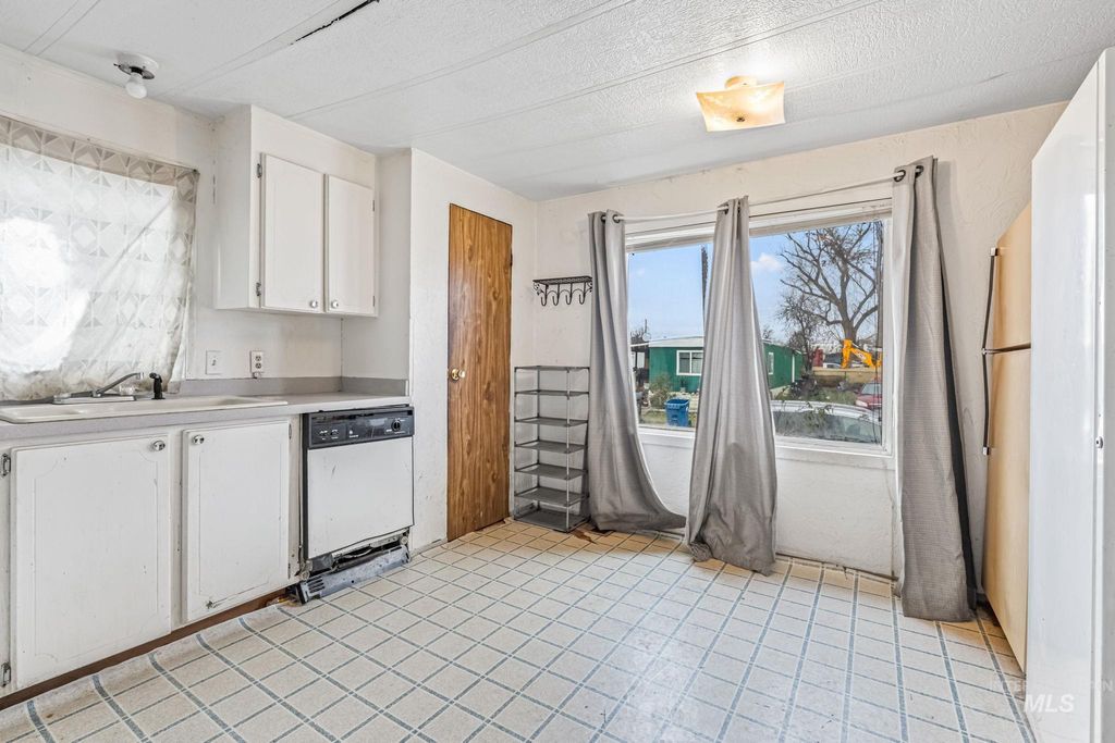 3948 Adams St Trlr 11, Garden City, ID 83714 photo 9