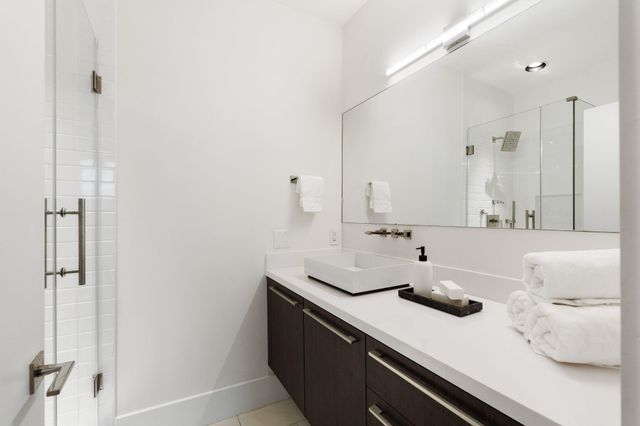 3703 Wroxton Road, West University Place, TX 77005