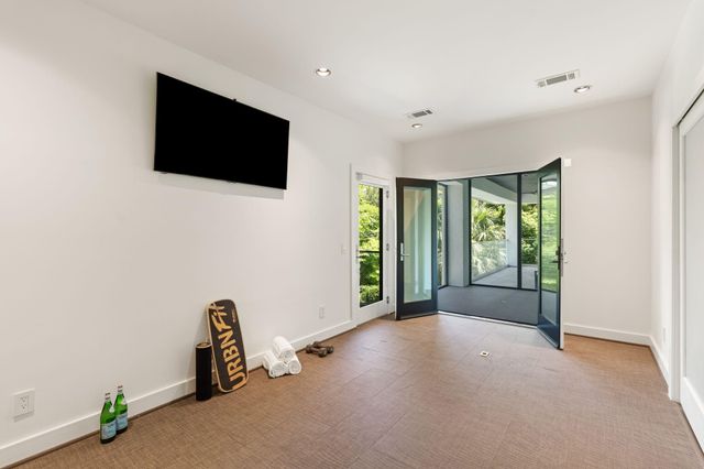 3703 Wroxton Road, West University Place, TX 77005