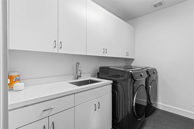3703 Wroxton Road, West University Place, TX 77005