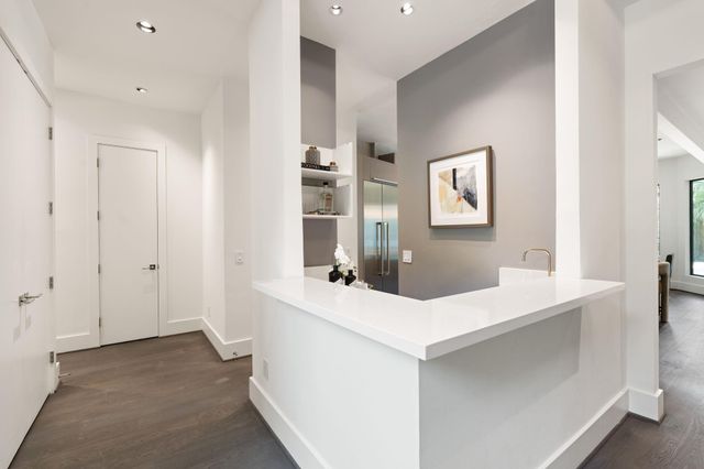 3703 Wroxton Road, West University Place, TX 77005